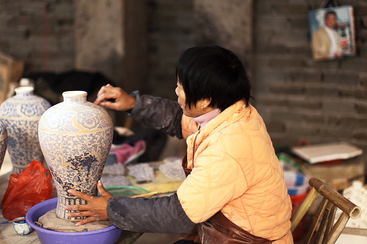 陶瓷酒瓶需要有專業(yè)廠家